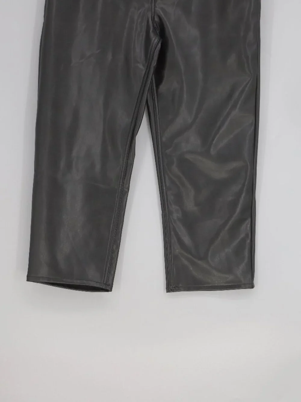 NWT Abercrombie & Fitch Vegan Leather Ankle Straight Pant Black Size 28 Short - Picture 6 of 10
